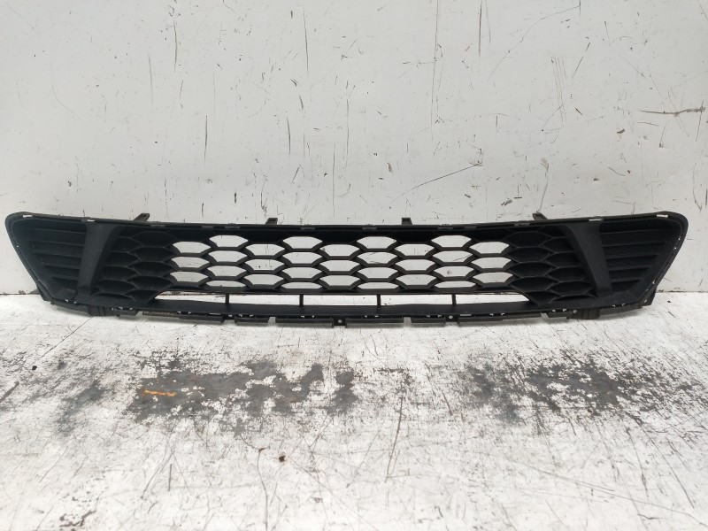 Recambio de rejilla paragolpes delantero para kia ceed business referencia OEM IAM   