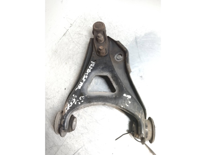 Recambio de brazo suspension superior delantero izquierdo para nissan kubistar (x76) pro (l1) referencia OEM IAM   