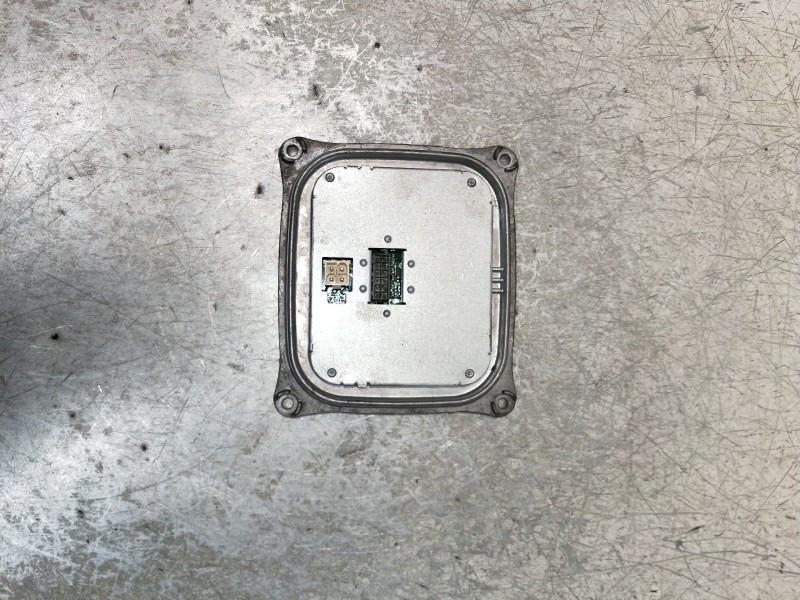 Recambio de centralita faros xenon para peugeot 308 allure referencia OEM IAM 130732940300  DERECHA