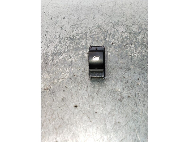 Recambio de mando elevalunas delantero derecho para peugeot 308 allure referencia OEM IAM 96762292ZD  5P