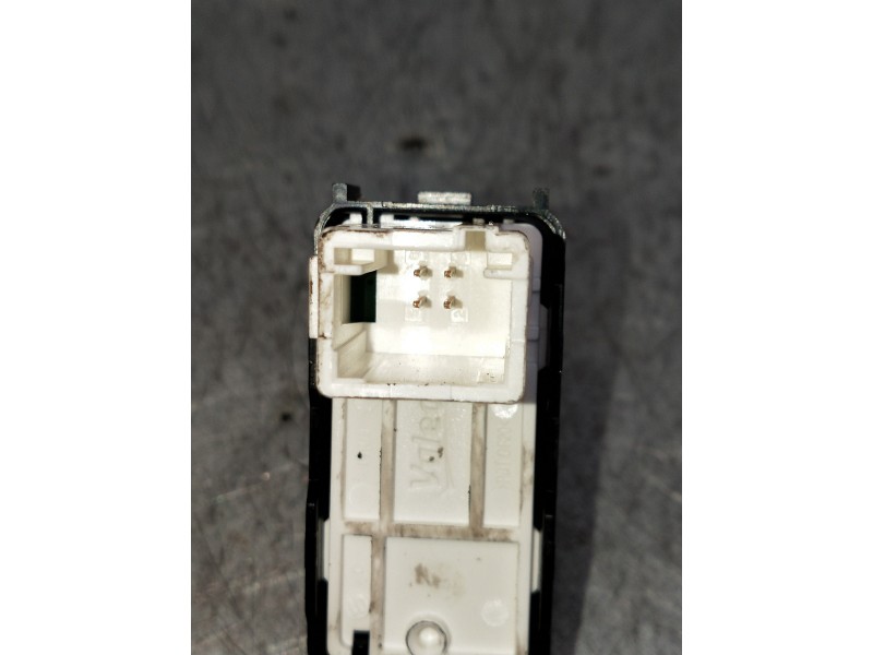 Recambio de mando elevalunas delantero derecho para peugeot 308 allure referencia OEM IAM 96762292ZD  5P