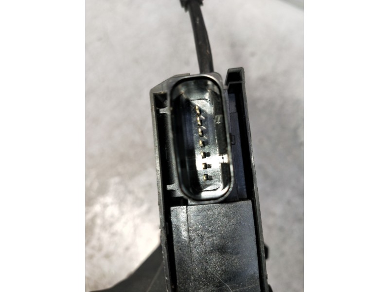 Recambio de motor cierre centralizado delantero derecho para peugeot 308 allure referencia OEM IAM 9810309380  5P