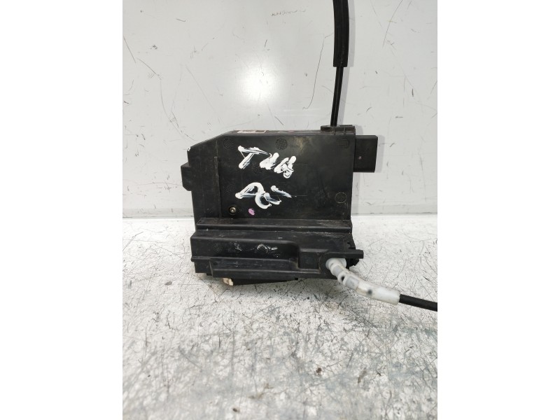 Recambio de motor cierre centralizado trasero derecho para peugeot 308 allure referencia OEM IAM 9810309880  5P