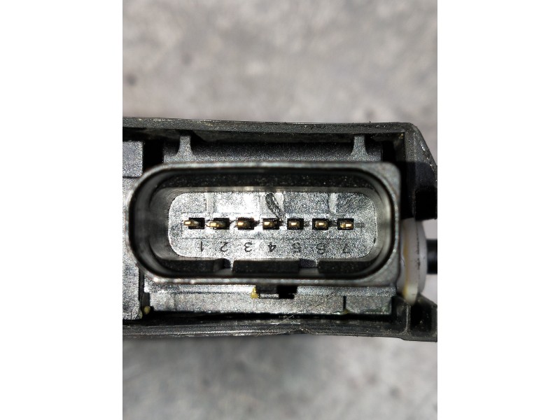 Recambio de motor cierre centralizado trasero derecho para peugeot 308 allure referencia OEM IAM 9810309880  5P