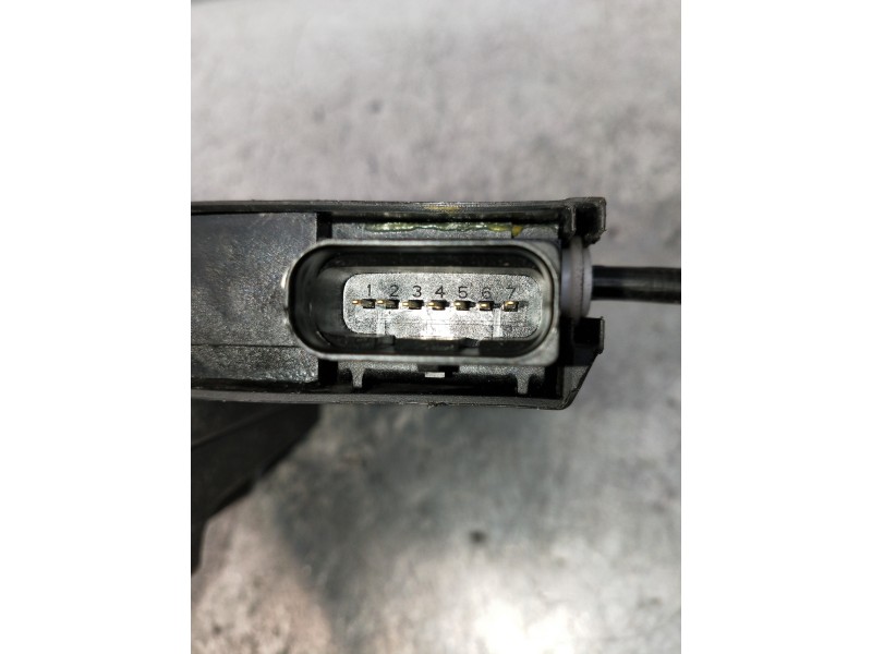 Recambio de motor cierre centralizado trasero izquierdo para peugeot 308 allure referencia OEM IAM 9810309980  5P