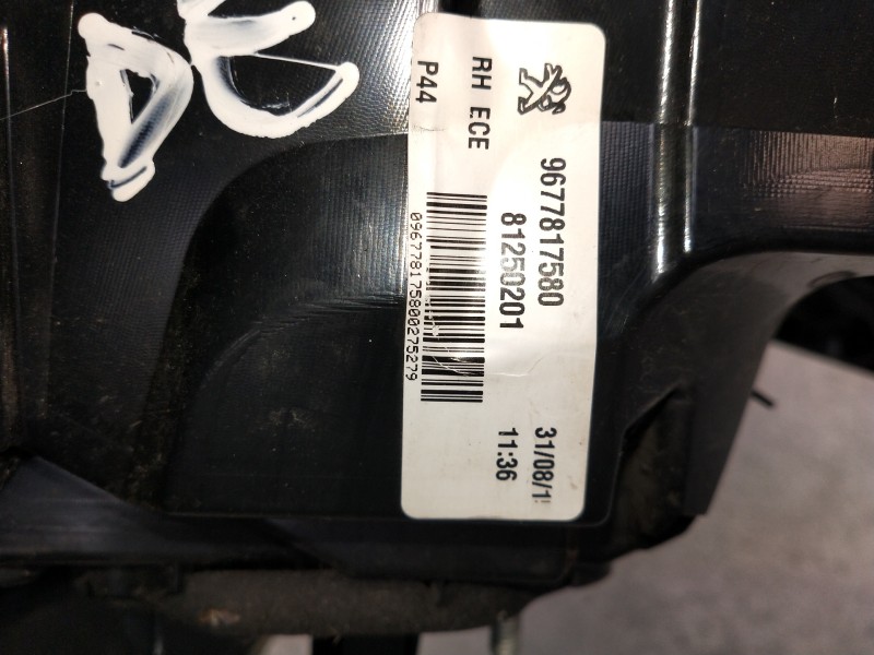 Recambio de piloto delantero derecho para peugeot 308 allure referencia OEM IAM 96778117580  