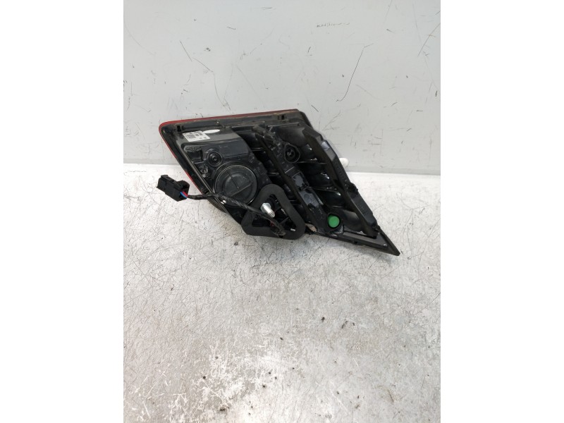 Recambio de piloto trasero derecho interior para peugeot 308 allure referencia OEM IAM 9677818280 81260201 