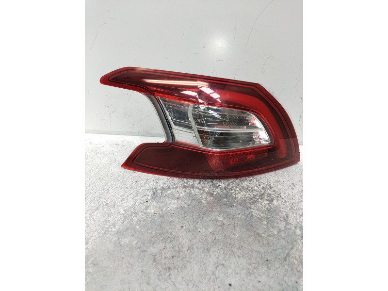 Recambio de piloto trasero izquierdo para peugeot 308 allure referencia OEM IAM 9677817680  