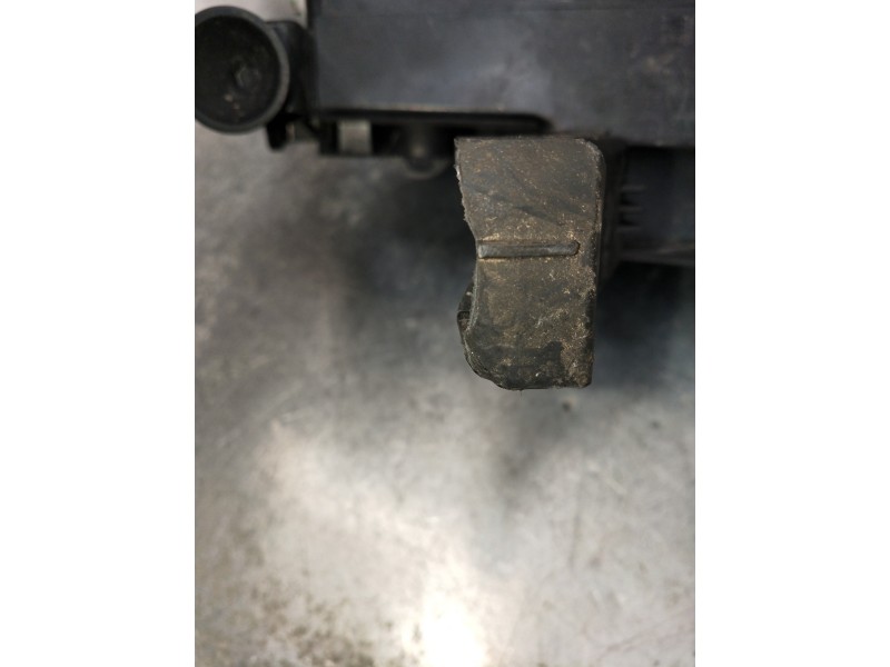 Recambio de faro antiniebla derecho para opel astra j lim. cosmo referencia OEM IAM 662588537 13293619 VER FOTOS PATILLA ROTA