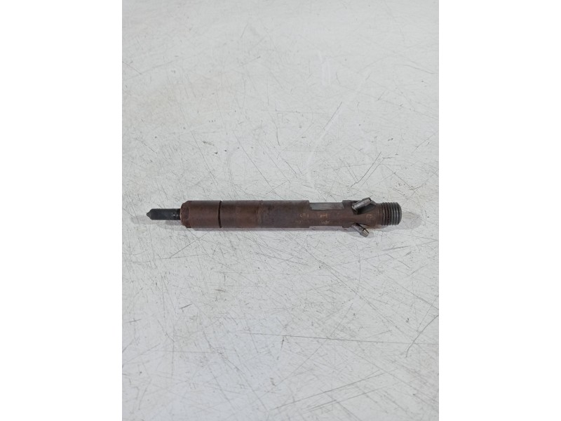 Recambio de inyector para ford fiesta berlina (dx) básico referencia OEM IAM TJBB01702D  DELPHI