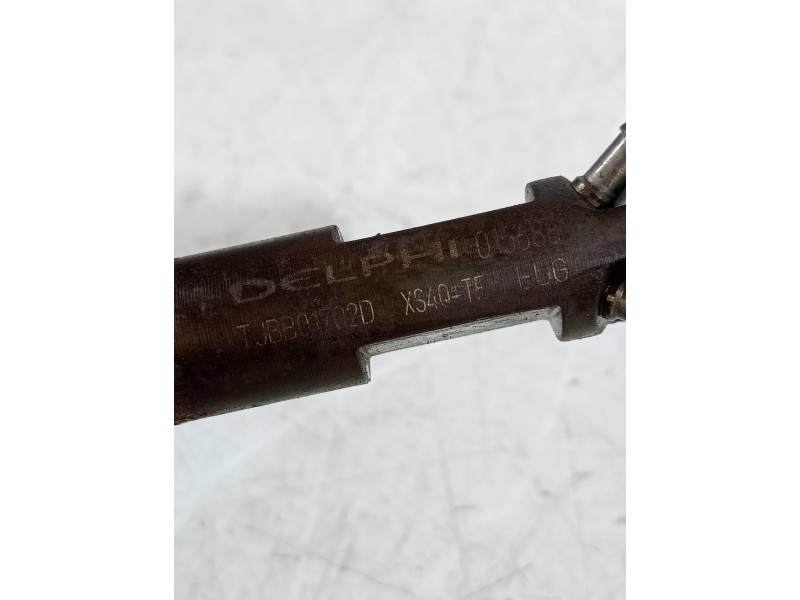 Recambio de inyector para ford fiesta berlina (dx) básico referencia OEM IAM TJBB01702D  DELPHI