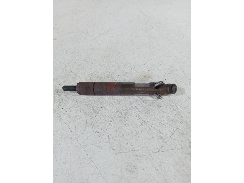 Recambio de inyector para ford fiesta berlina (dx) básico referencia OEM IAM TJBB01702D  DELPHI