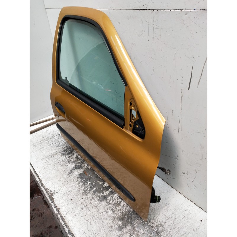 Recambio de puerta delantera derecha para renault clio ii fase i (b/cbo) 1.9 d referencia OEM IAM   5P