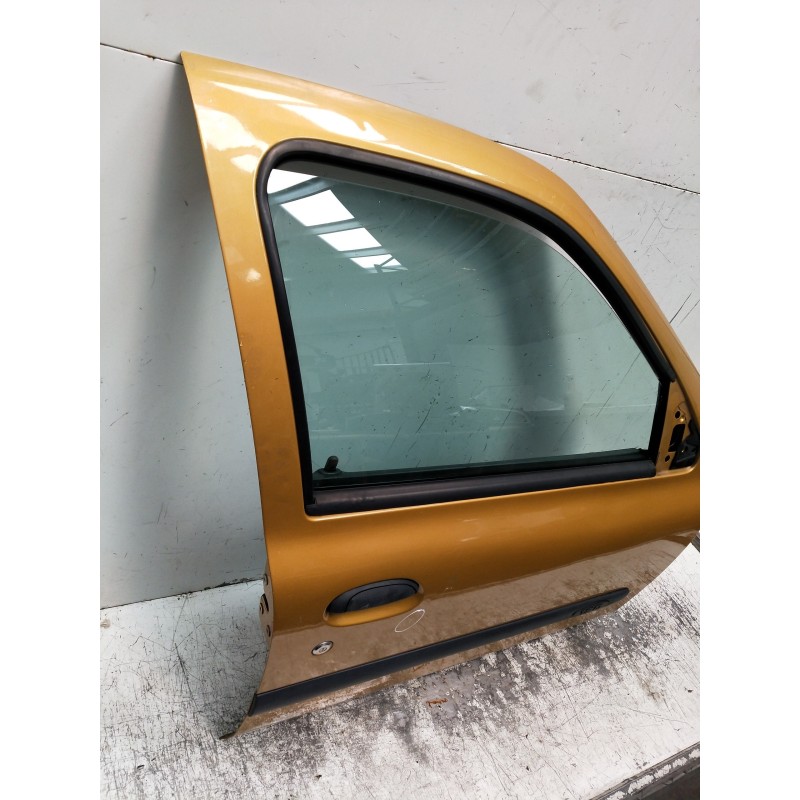 Recambio de puerta delantera derecha para renault clio ii fase i (b/cbo) 1.9 d referencia OEM IAM   5P