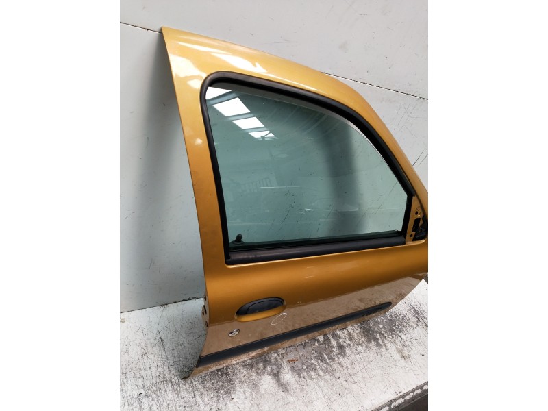 Recambio de puerta delantera derecha para renault clio ii fase i (b/cbo) 1.9 d referencia OEM IAM   5P