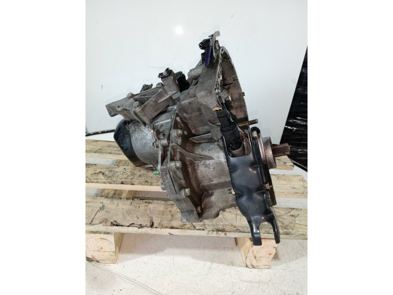 Recambio de caja cambios para renault clio ii fase i (b/cbo) 1.9 d referencia OEM IAM JB1180 S044170 5V