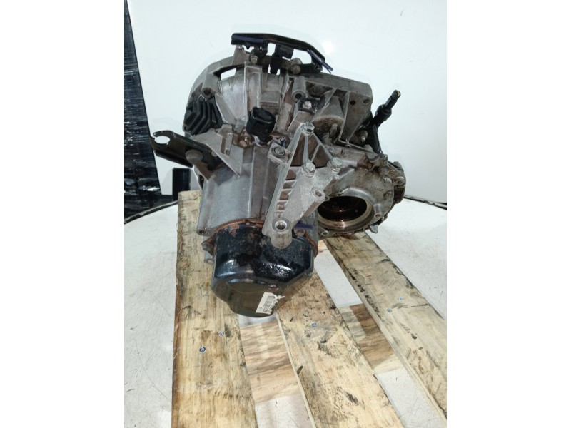 Recambio de caja cambios para renault clio ii fase i (b/cbo) 1.9 d referencia OEM IAM JB1180 S044170 5V