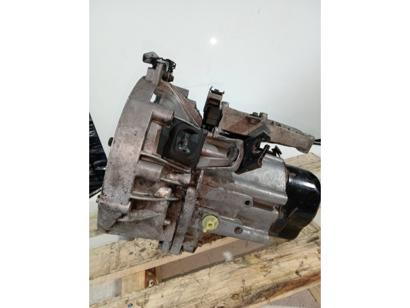 Recambio de caja cambios para renault clio ii fase i (b/cbo) 1.9 d referencia OEM IAM JB1180 S044170 5V
