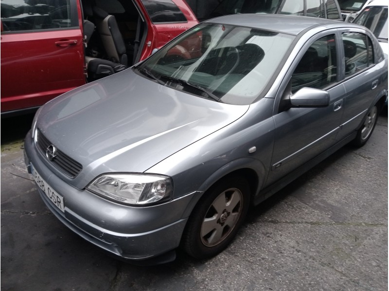opel astra g berlina del año 2004