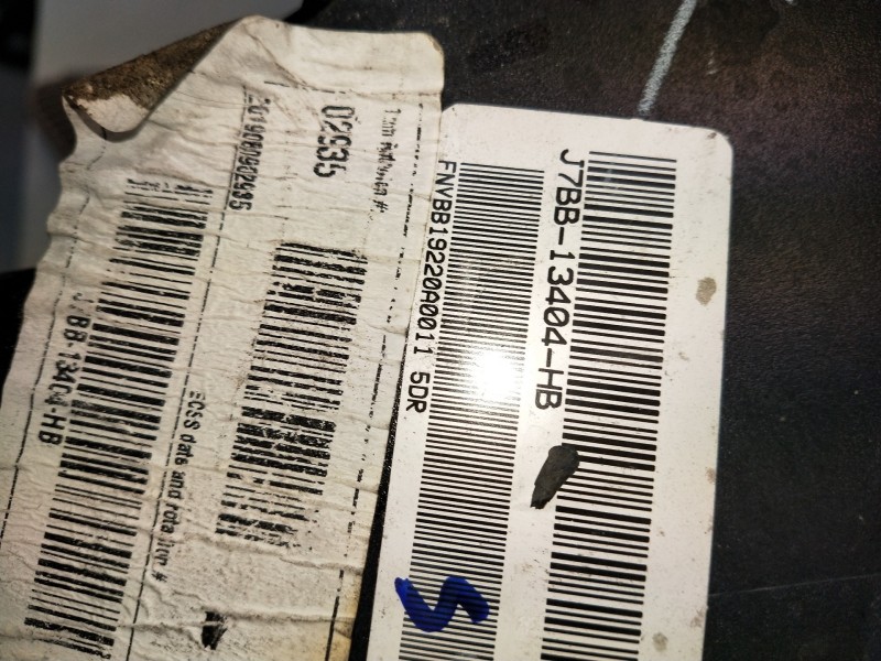 Recambio de piloto trasero derecho para ford ka+ ultimate referencia OEM IAM J7BB13404HB  