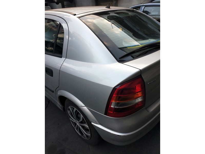 opel astra g berlina del año 2002