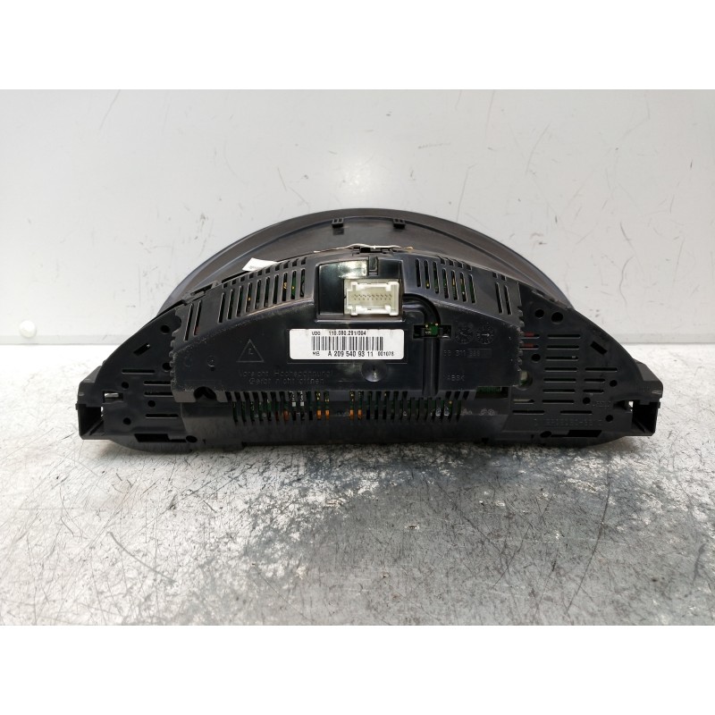 Recambio de cuadro instrumentos para mercedes clase clk (w209) coupe 220 cdi (209.308) referencia OEM IAM A2095409311  