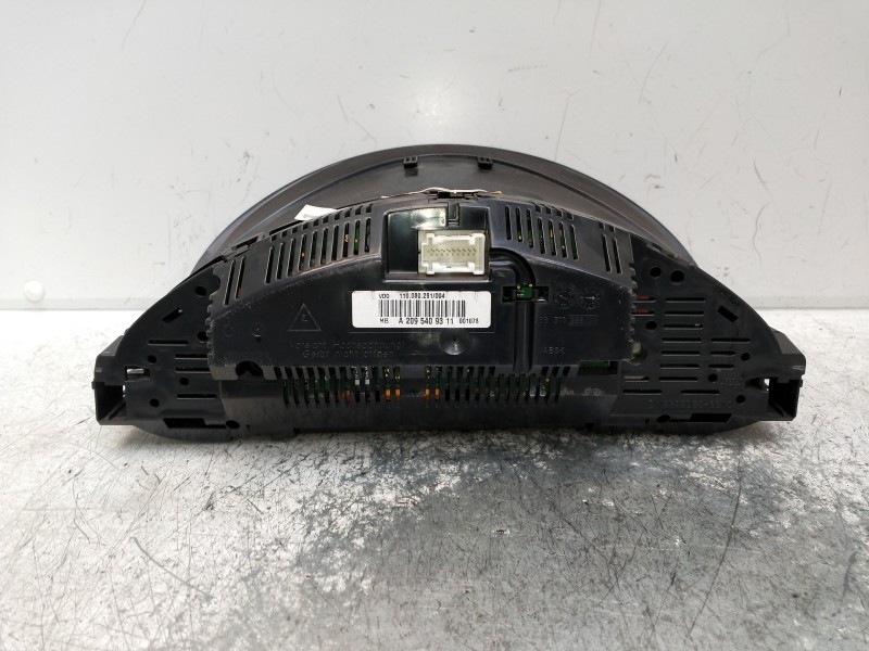 Recambio de cuadro instrumentos para mercedes clase clk (w209) coupe 220 cdi (209.308) referencia OEM IAM A2095409311  