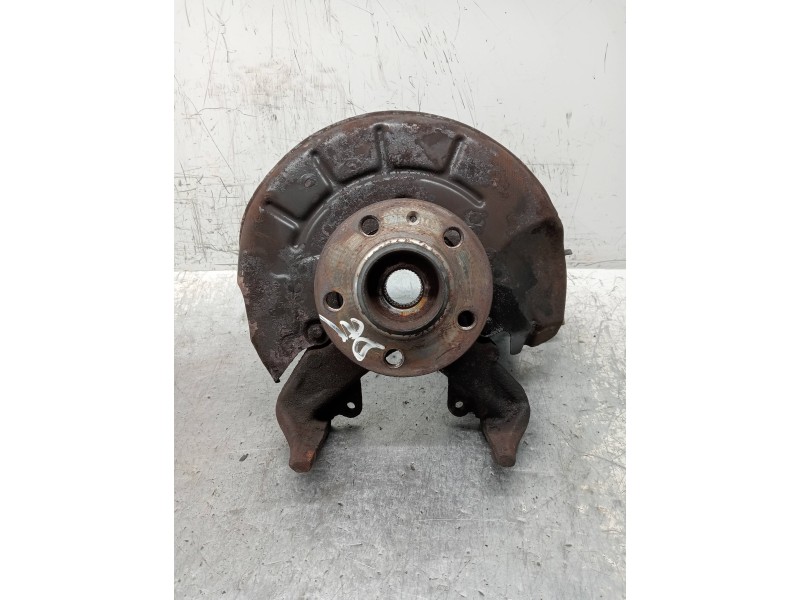 Recambio de mangueta delantera derecha para volkswagen polo (9n1) highline referencia OEM IAM   