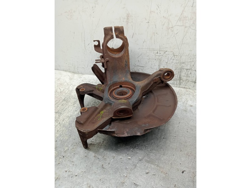 Recambio de mangueta delantera derecha para volkswagen polo (9n1) highline referencia OEM IAM   