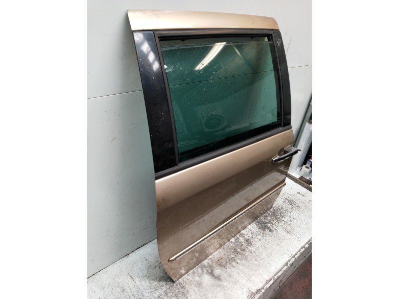 Recambio de puerta lateral corredera derecha para lancia phedra (180) 2.2 jtd 16v emblema referencia OEM IAM   5P