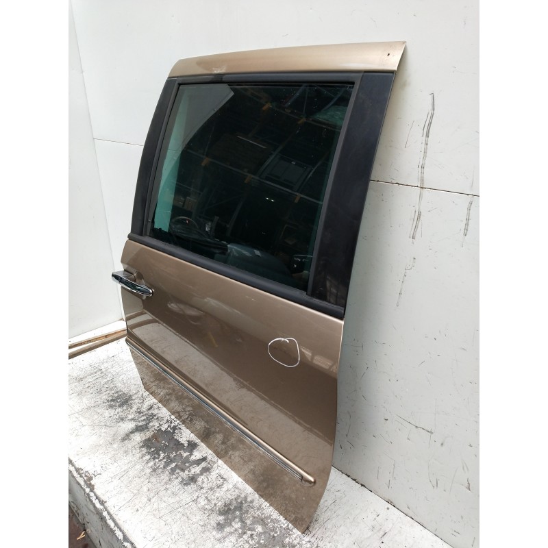 Recambio de puerta lateral corredera izquierda para lancia phedra (180) 2.2 jtd 16v emblema referencia OEM IAM   5P