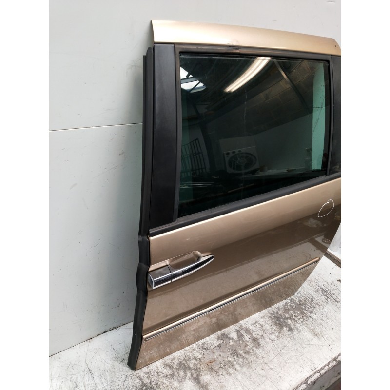Recambio de puerta lateral corredera izquierda para lancia phedra (180) 2.2 jtd 16v emblema referencia OEM IAM   5P