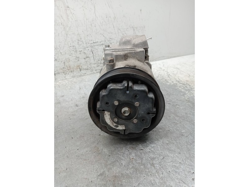 Recambio de compresor aire acondicionado para volkswagen polo (9n1) highline referencia OEM IAM 4472208127 6Q0820803D 