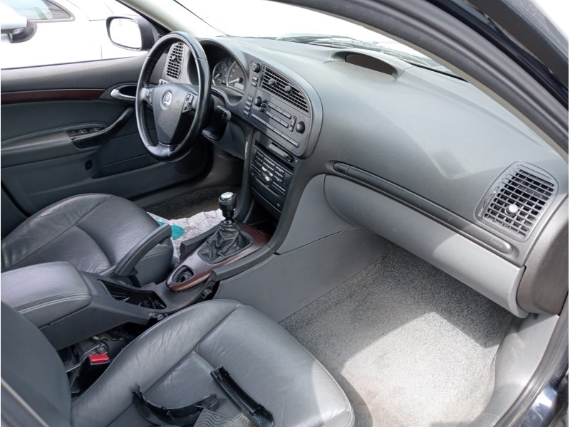saab 9-3 berlina del año 2003