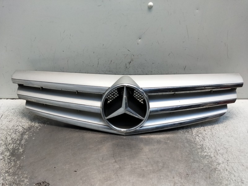 Recambio de rejilla delantera para mercedes clase c (w203) sportcoupe c 220 cdi (la) (203.708) referencia OEM IAM   