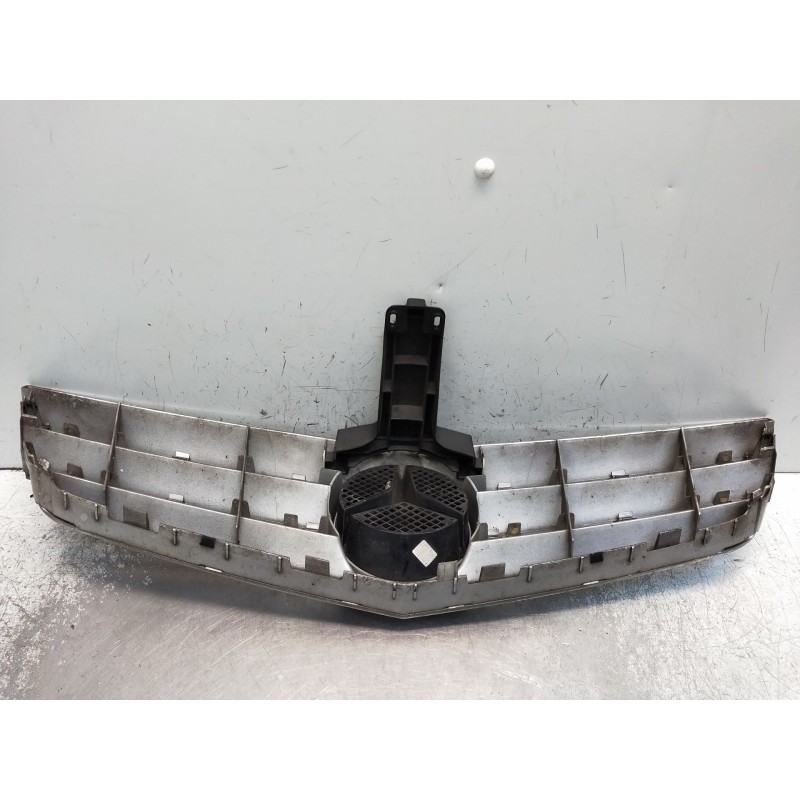 Recambio de rejilla delantera para mercedes clase c (w203) sportcoupe c 220 cdi (la) (203.708) referencia OEM IAM   