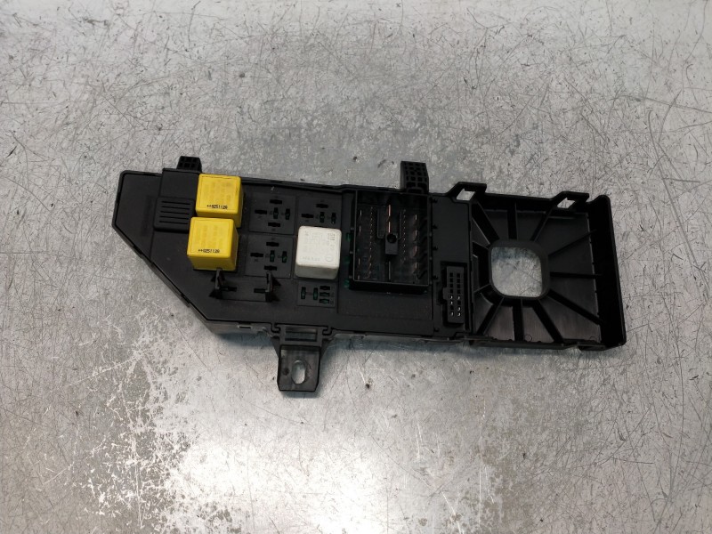 Recambio de caja reles / fusibles para saab 9-3 berlina 2.2 16v tid cat referencia OEM IAM 12785597 518751003 