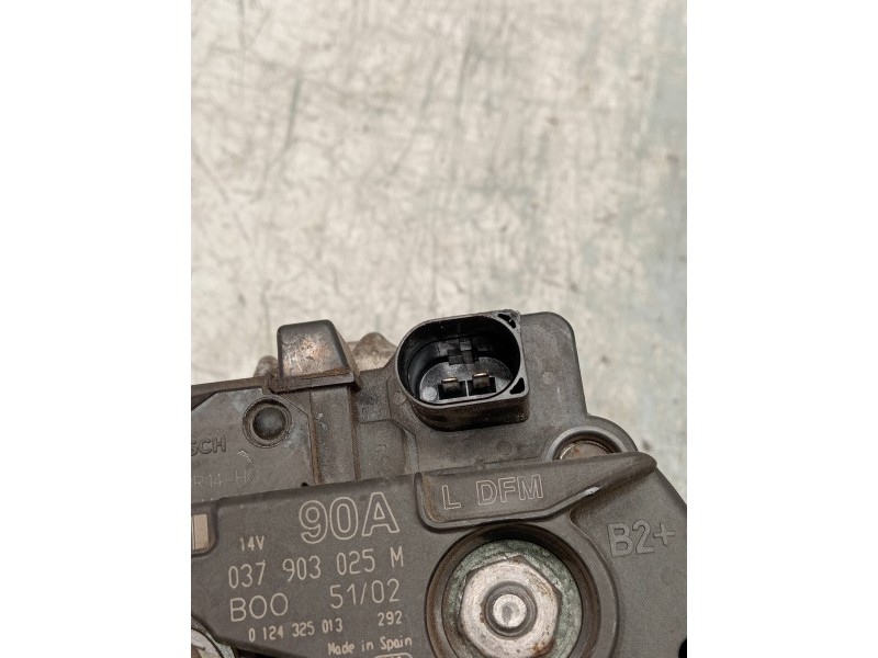 Recambio de alternador para volkswagen polo (9n1) highline referencia OEM IAM 0124325013 037903025M 