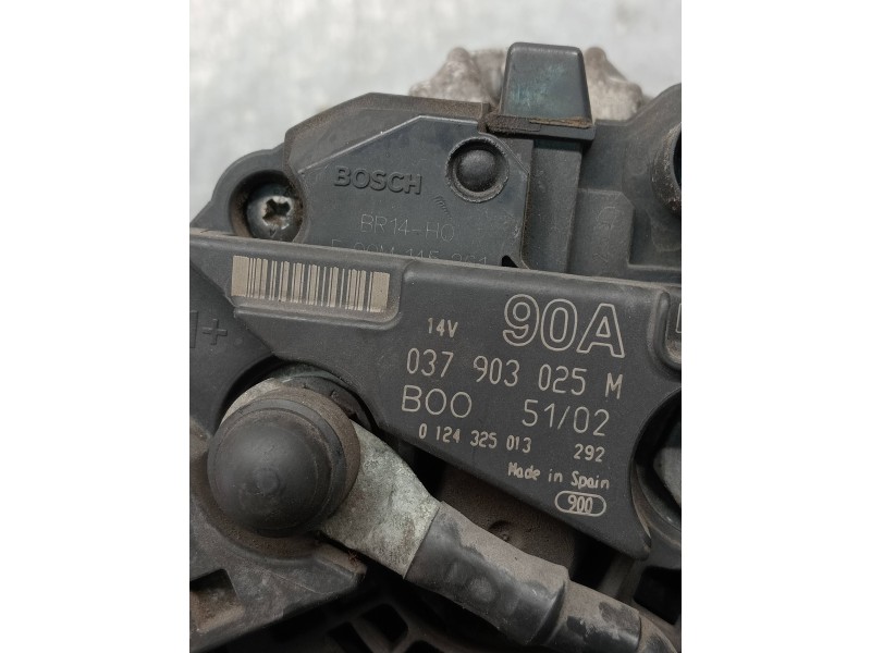Recambio de alternador para volkswagen polo (9n1) highline referencia OEM IAM 0124325013 037903025M 