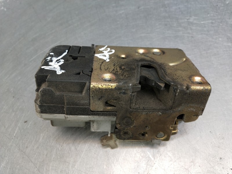 Recambio de motor cierre centralizado delantero derecho para citroen berlingo 2.0 hdi vivace referencia OEM IAM   5P