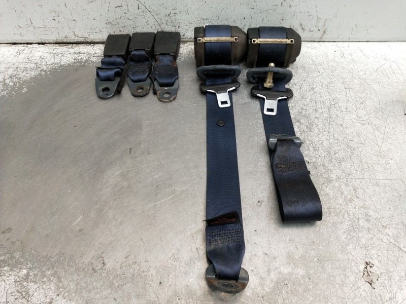 Recambio de juego cinturones trasero para citroen berlingo 2.0 hdi vivace referencia OEM IAM 33008325 052103 5P