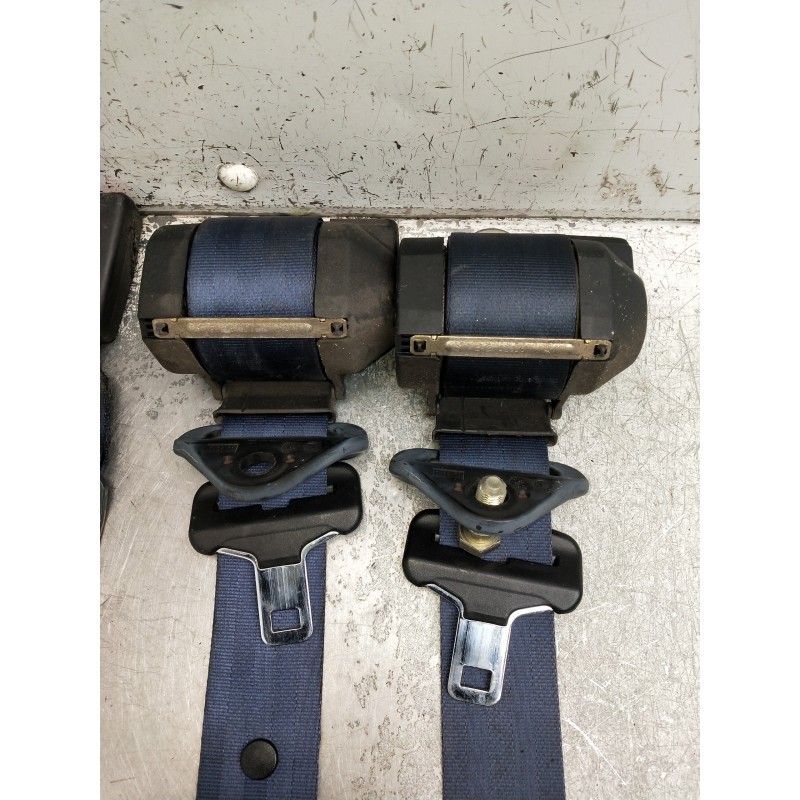 Recambio de juego cinturones trasero para citroen berlingo 2.0 hdi vivace referencia OEM IAM 33008325 052103 5P