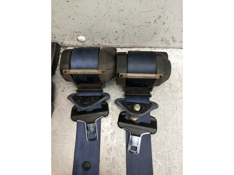 Recambio de juego cinturones trasero para citroen berlingo 2.0 hdi vivace referencia OEM IAM 33008325 052103 5P