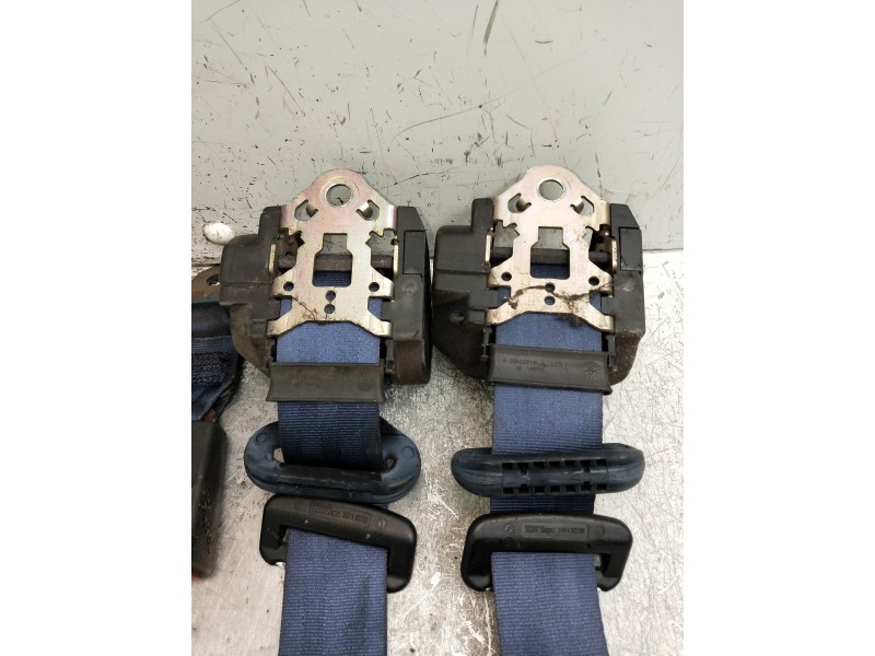 Recambio de juego cinturones trasero para citroen berlingo 2.0 hdi vivace referencia OEM IAM 33008325 052103 5P