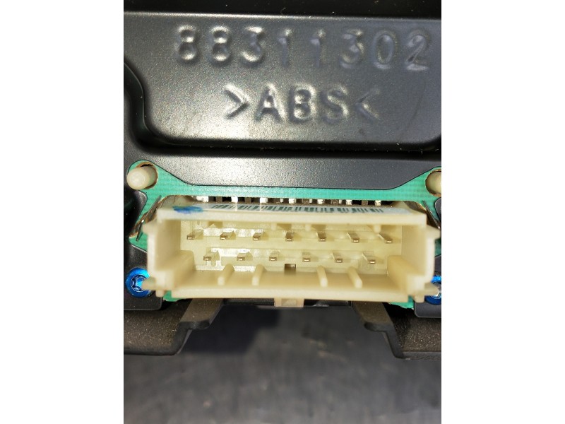 Recambio de cuadro instrumentos para opel corsa c blue line referencia OEM IAM 13173350WD 110008988029 