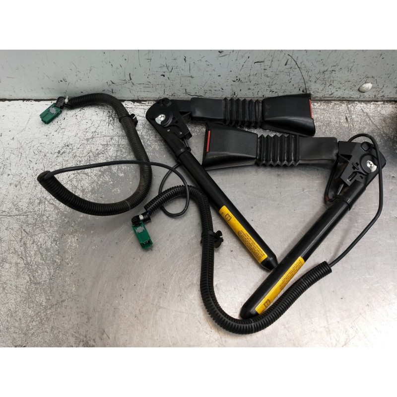 Recambio de juego cinturones delantero para opel corsa c blue line referencia OEM IAM 33015943 65446 