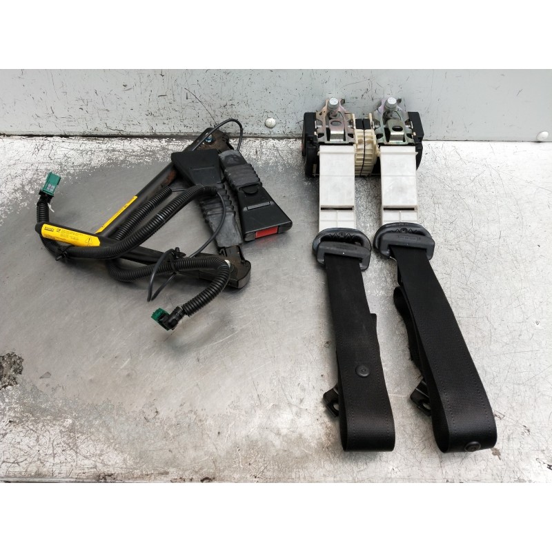 Recambio de juego cinturones delantero para opel corsa c blue line referencia OEM IAM 33015943 65446 