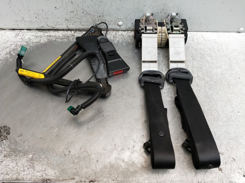 Recambio de juego cinturones delantero para opel corsa c blue line referencia OEM IAM 33015943 65446 