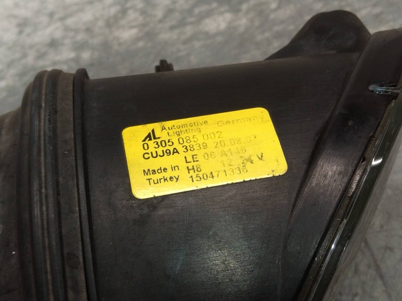 Recambio de faro antiniebla derecho para volvo v50 familiar 2.4 kinetic referencia OEM IAM 0305085002  