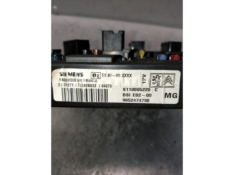 Recambio de caja reles / fusibles para peugeot 206 berlina e-music referencia OEM IAM S118085220C 9652474780 